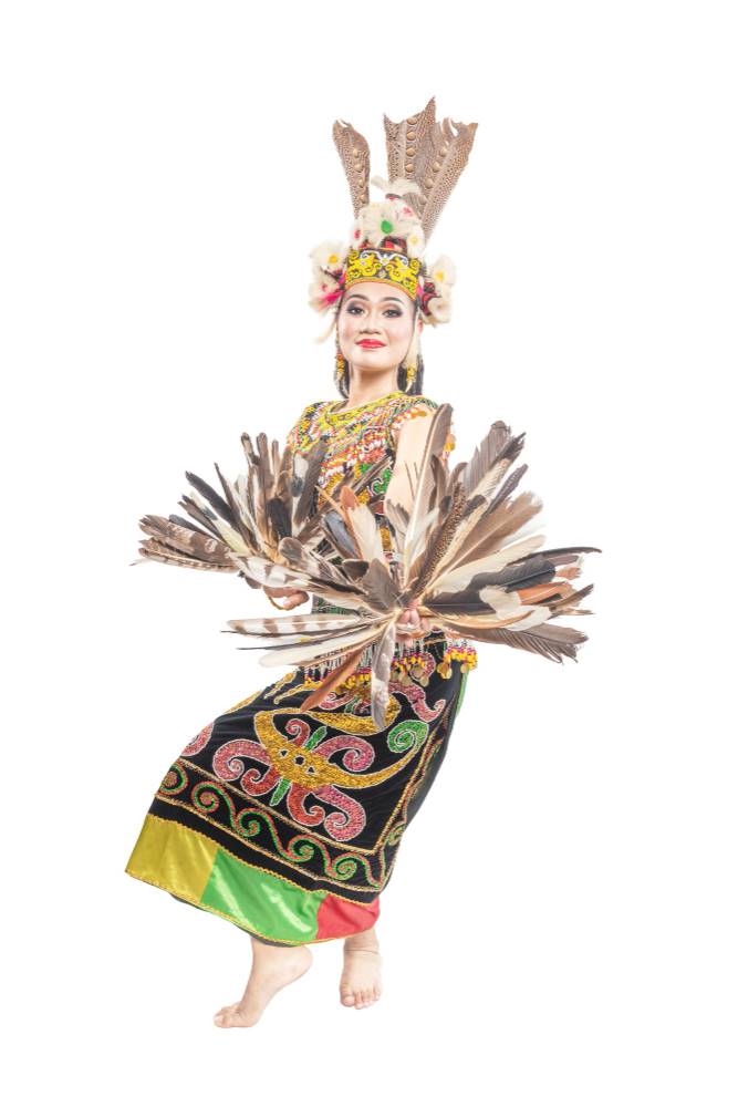 Kenali Pola Lantai Tari Suku Dayak