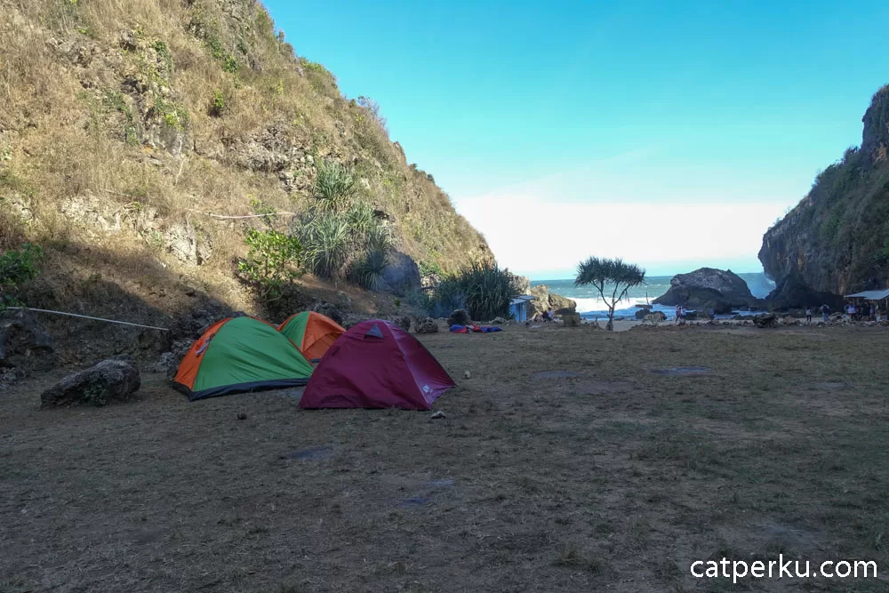 Pantai Wohkudu: Pesona Tersembunyi di Gunung Kidul, Jogja