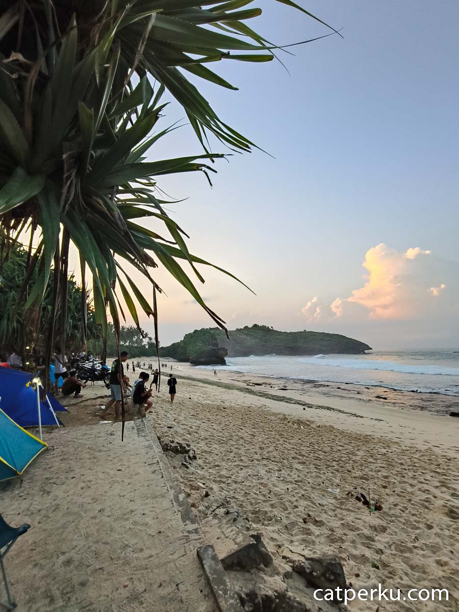 Yang Saya Suka dari Camping di Pantai Srau